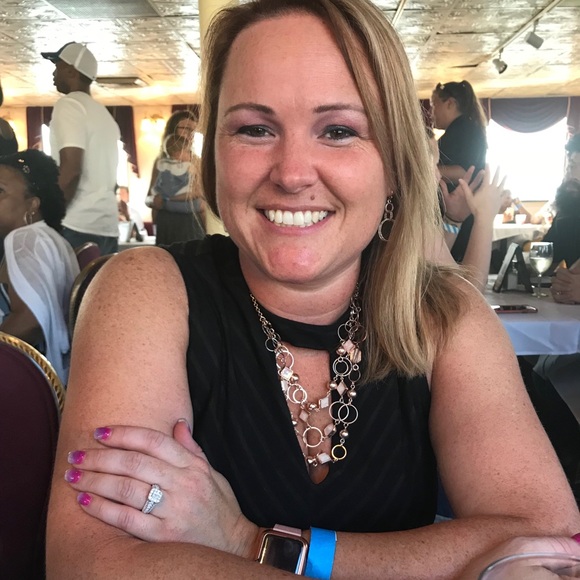 Meet your Posher, Nona - Picture 7 of 8